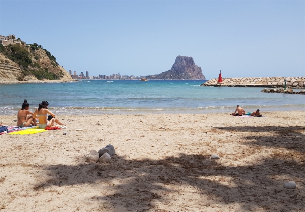 Calpe beach with a view of Mount Ifach